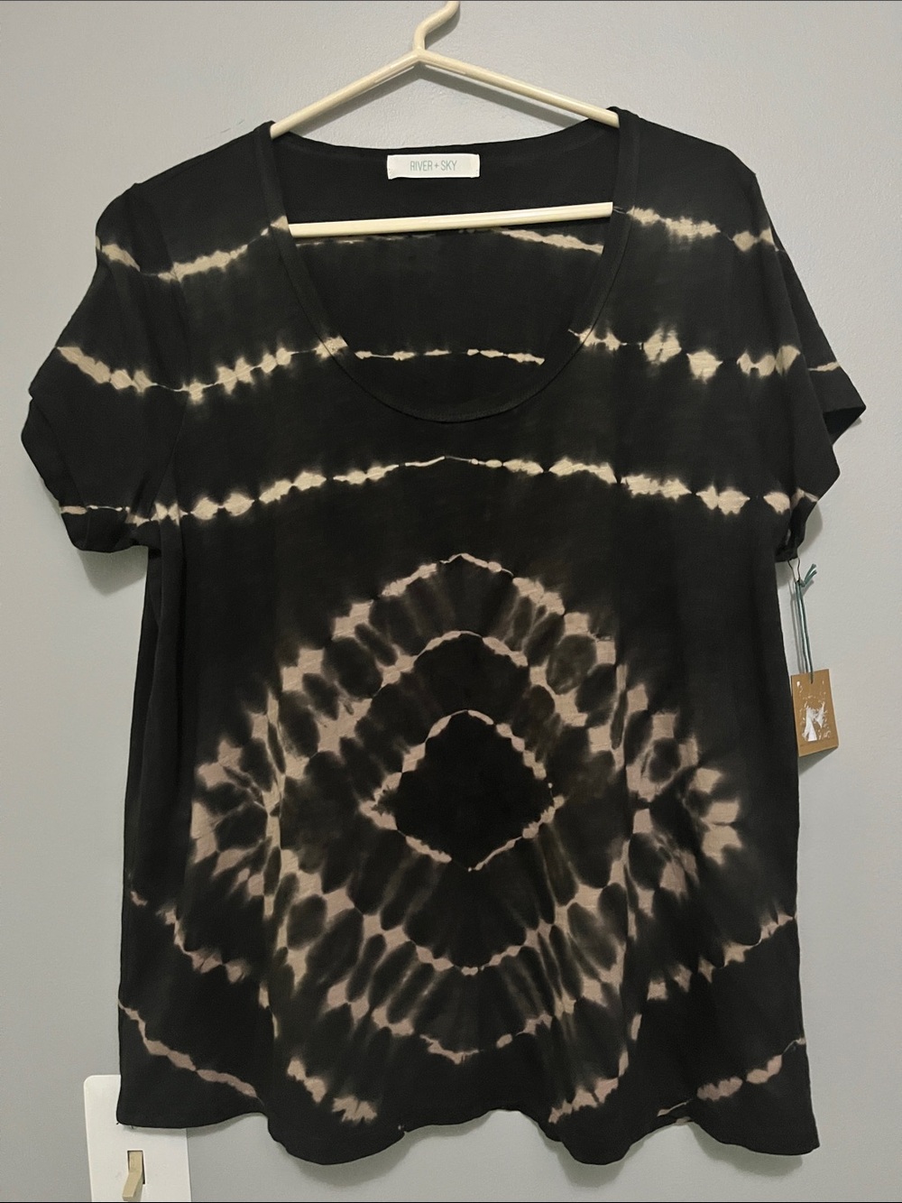 River + Sky Black Tie-Dye Scoop Neck Tee
